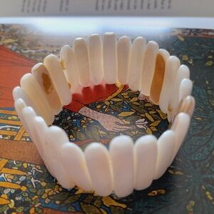 White Shell Bracelet Strechy